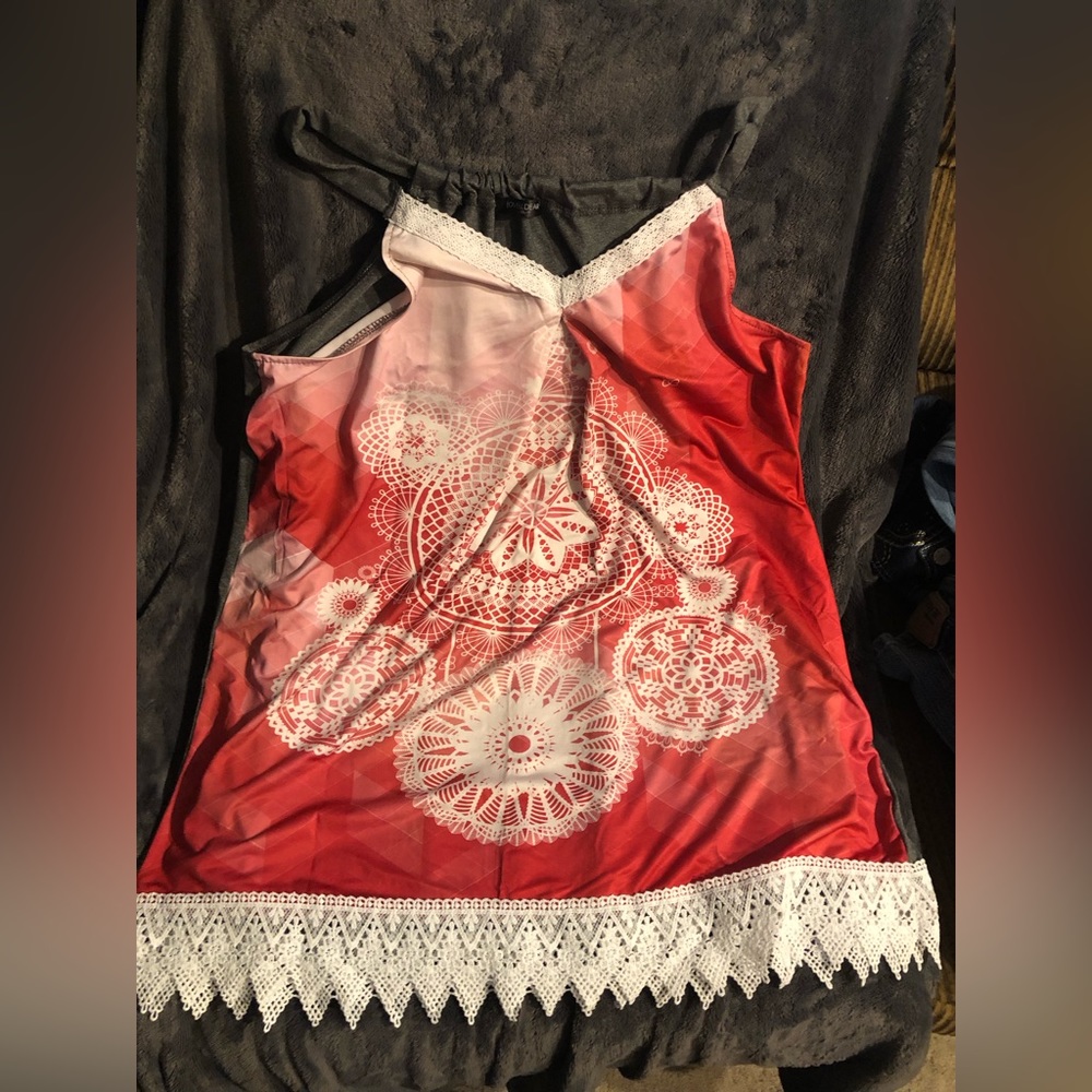 Set of 2 women’s tanks